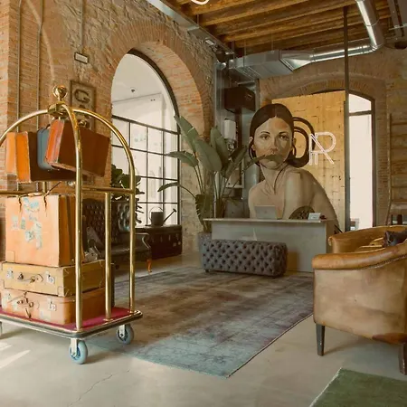 Ar Suites&art Hotel *