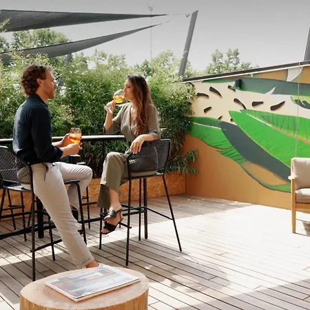 Hotell Ar Suites&art *