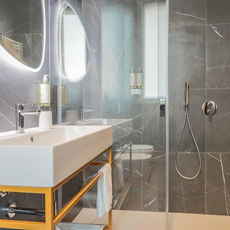 Ar Suites&art Hotel *